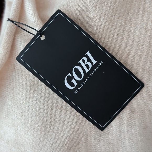 Gobi 100% Mongolian Cashmere Cream and White Colourblock Turtleneck Sweater - Picture 13 of 15